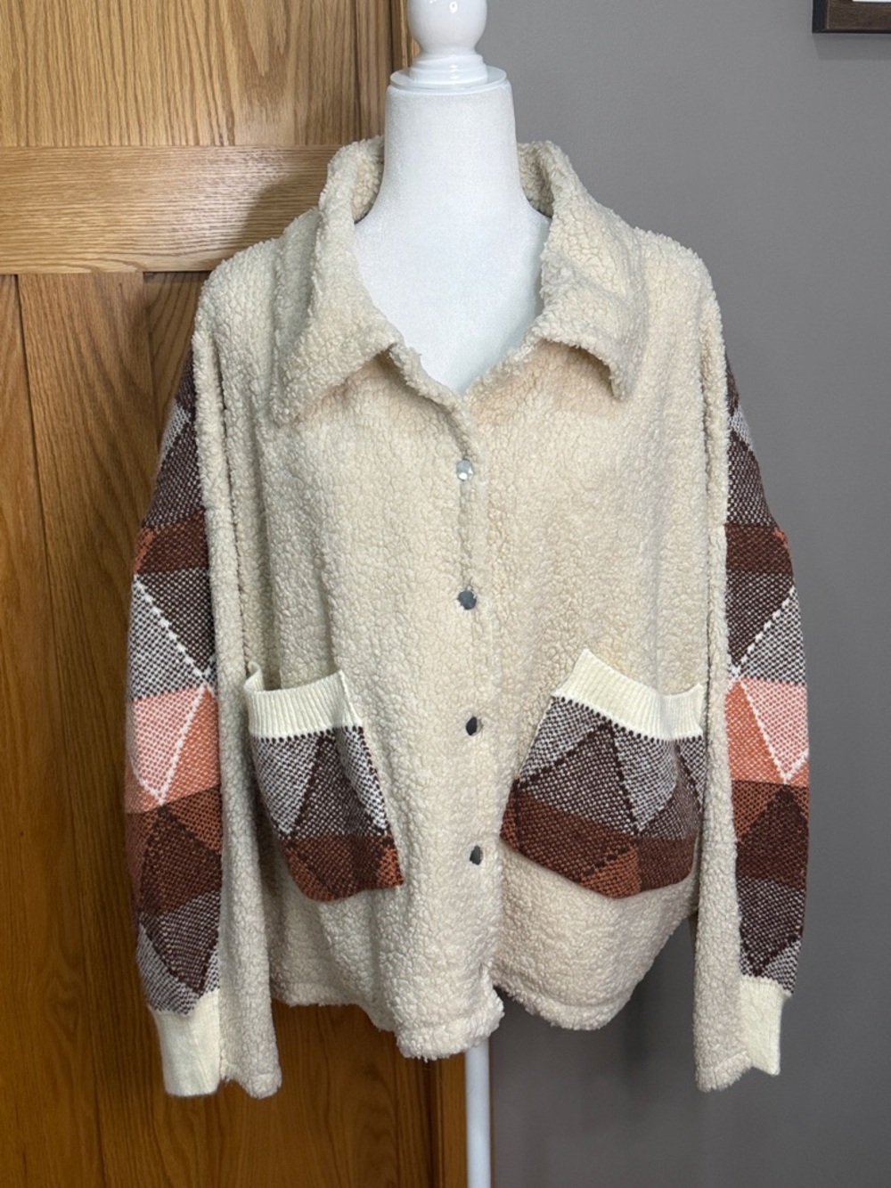 DAVI & DANI Cream Sherpa Jacket with Brown and Pink Geometric Sleeves